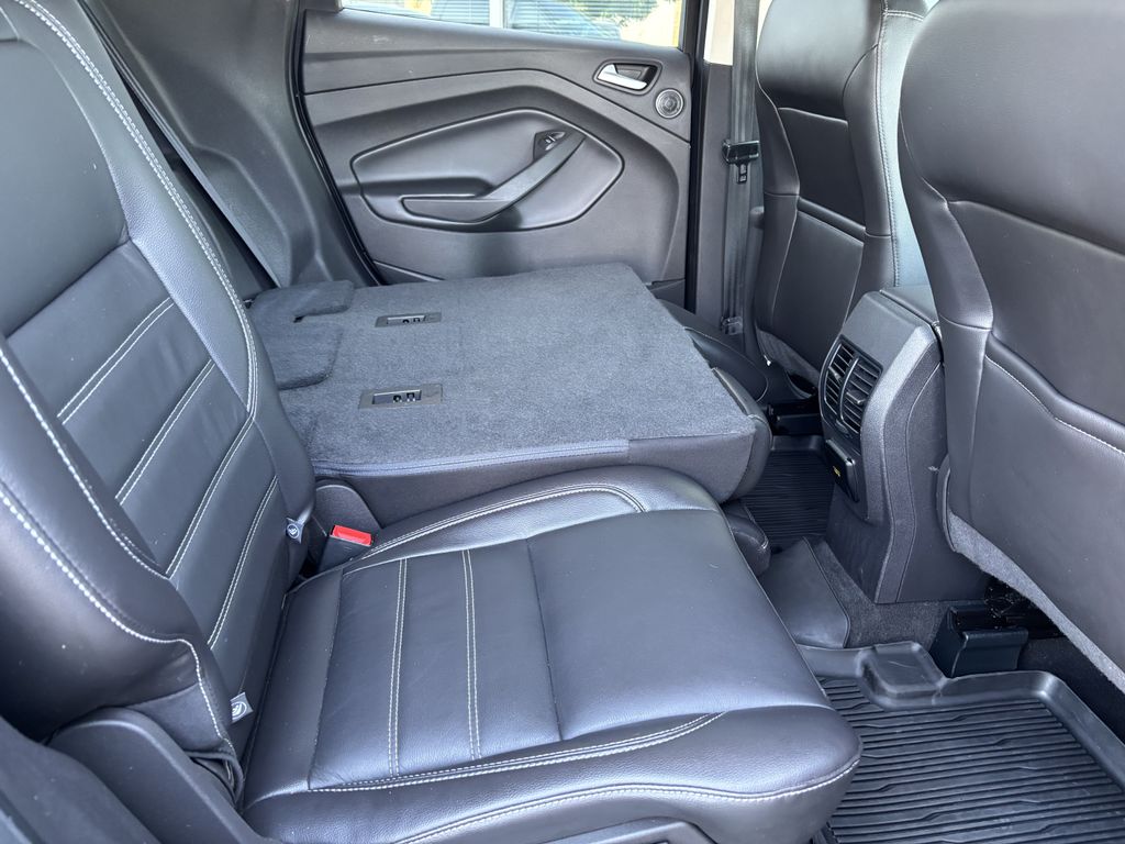 2017 Ford Escape SE - Photo 28