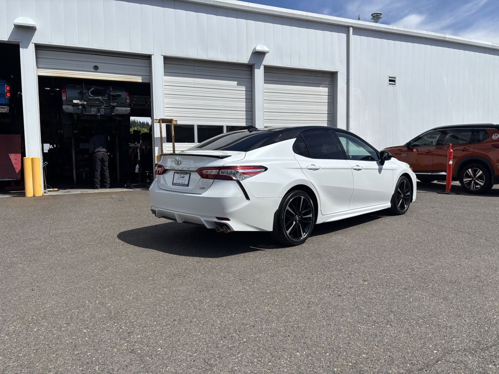 2020 Toyota Camry XSE - Photo 8