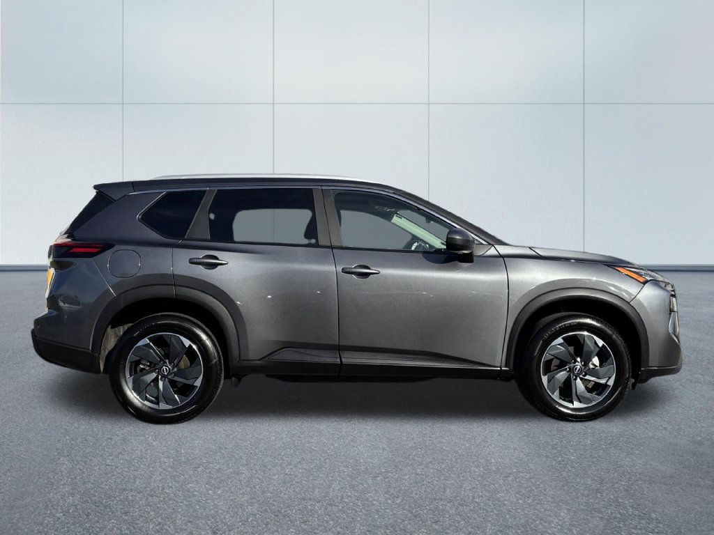 2025 Nissan Rogue SV - Photo 7
