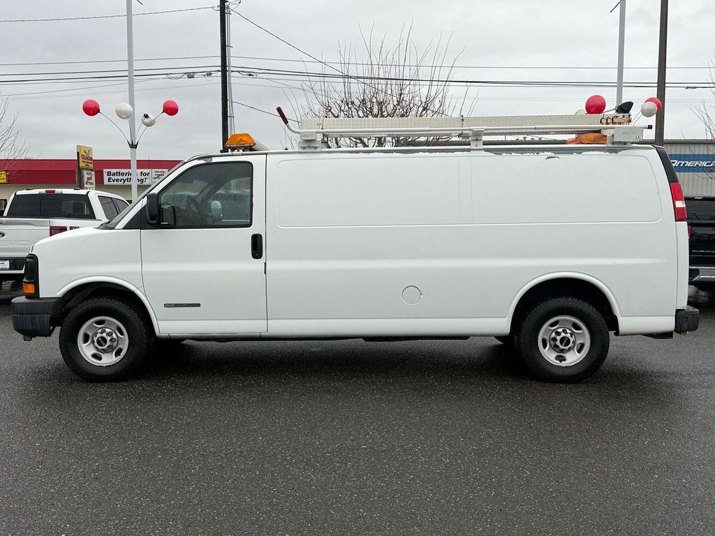 2003 Gmc Savana 3500 photo 2