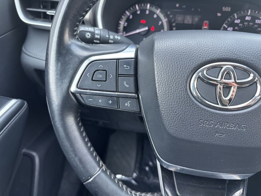 2021 Toyota Highlander XLE - Photo 16