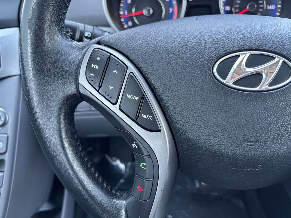 2013 Hyundai Elantra Limited - Photo 16