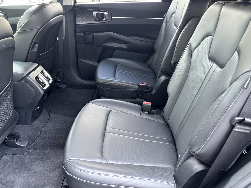 2025 Kia Sorento EX - Photo 23
