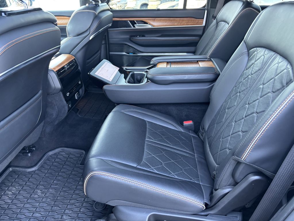 2024 Jeep Grand Wagoneer L Series III - Photo 23