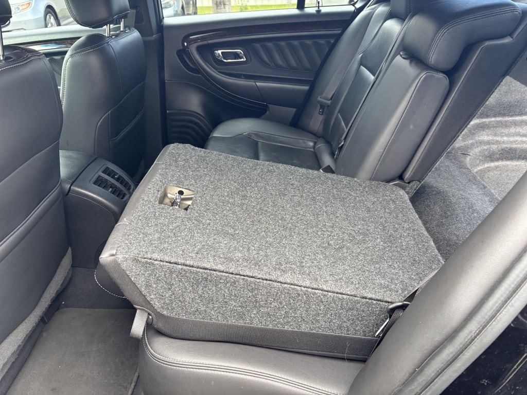 2019 Ford Taurus Limited - Photo 24