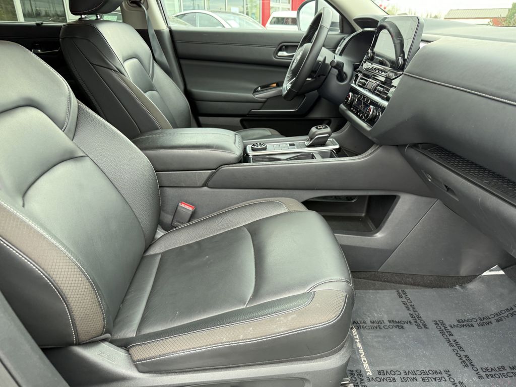2025 Nissan Pathfinder SL - Photo 30