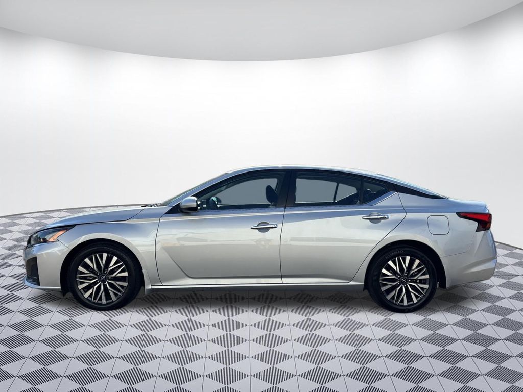 2024 Nissan Altima SV - Photo 4