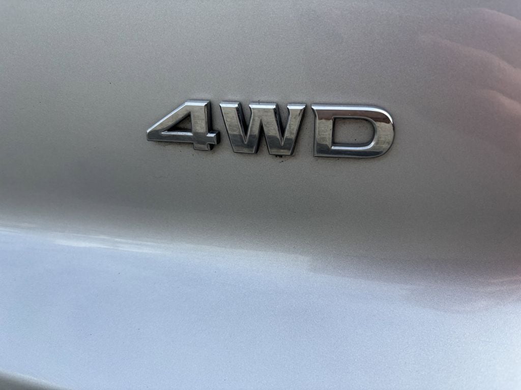 2025 Nissan Pathfinder SV - Photo 12