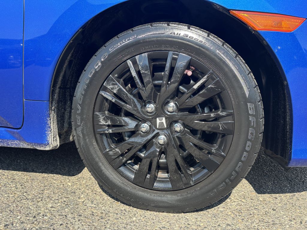 2018 Honda Civic LX - Photo 9