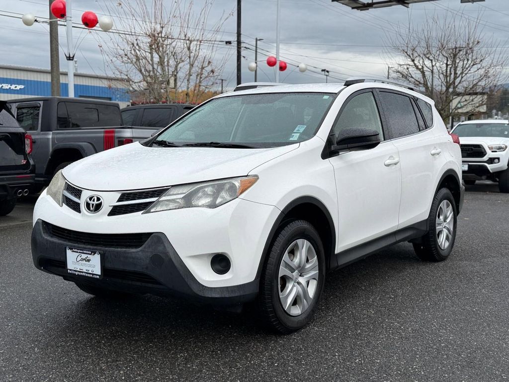 2013 Toyota RAV4 LE photo 2