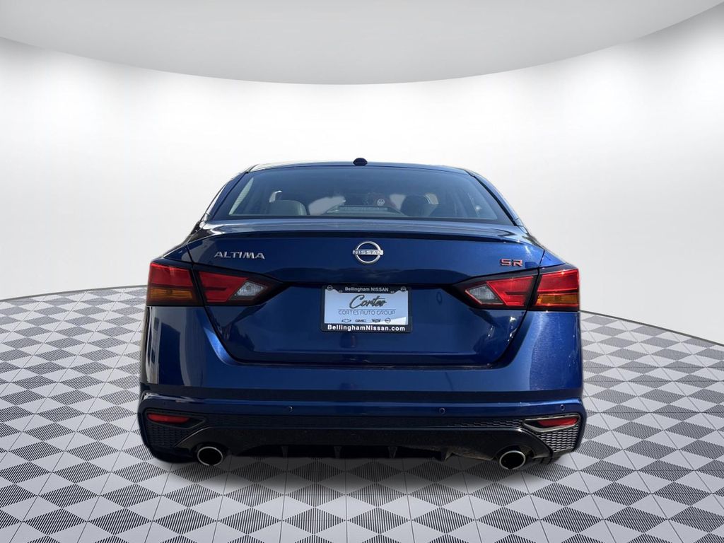 2024 Nissan Altima SR - Photo 6