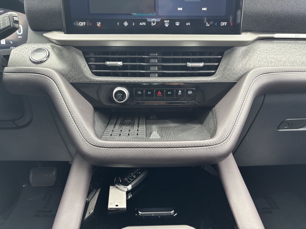 2025 Ford Explorer Platinum - Photo 19