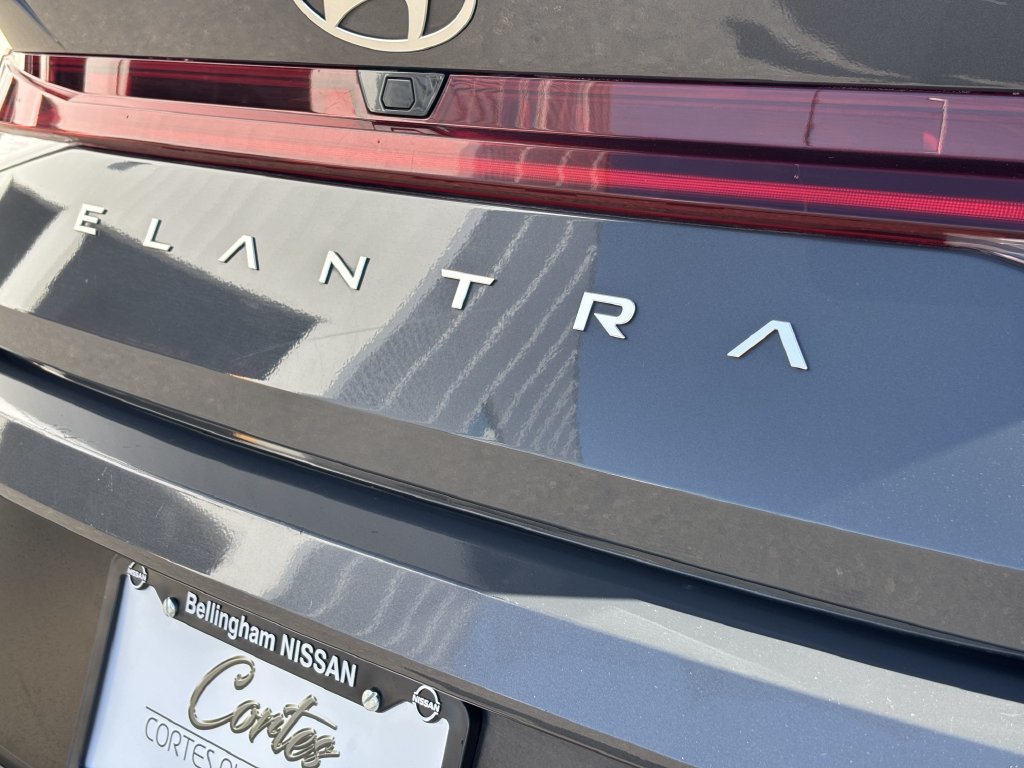 2025 Hyundai Elantra SEL - Photo 11