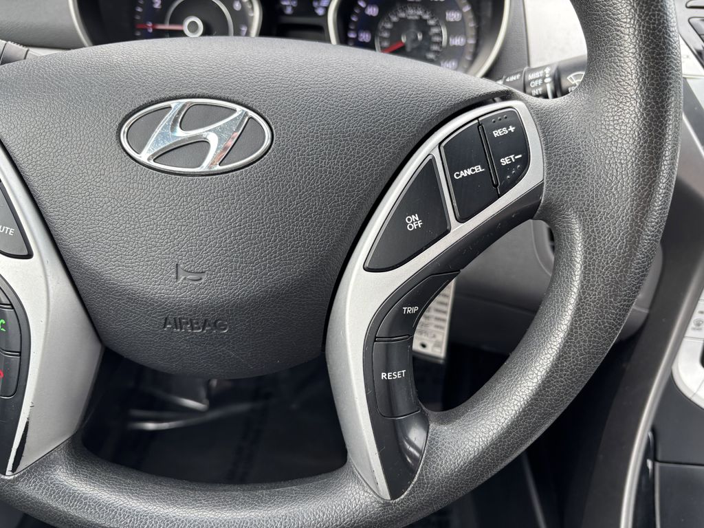 2011 Hyundai Elantra GLS - Photo 14