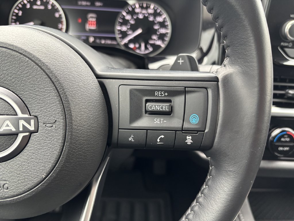 2025 Nissan Pathfinder SV - Photo 14