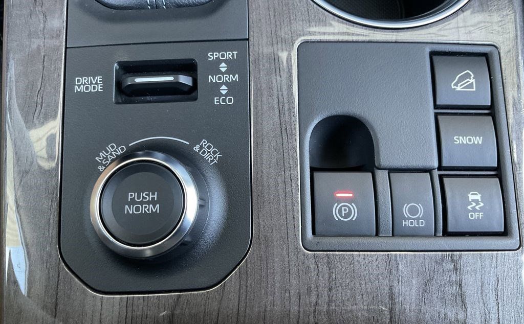 2024 Toyota Highlander Platinum - Photo 23