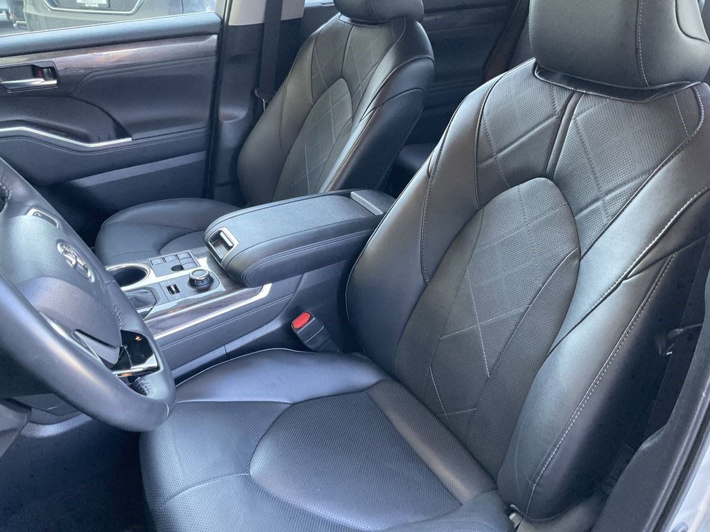 2024 Toyota Highlander Platinum - Photo 34