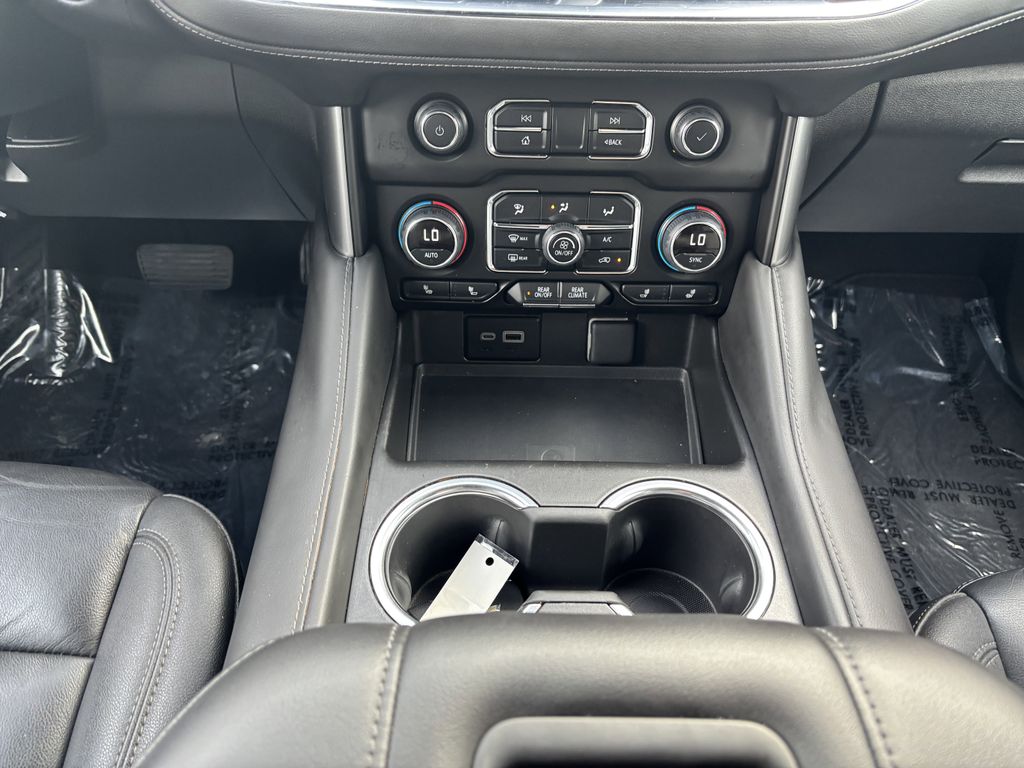 2024 Chevrolet Suburban LT - Photo 28
