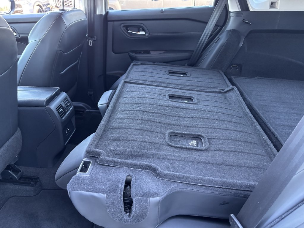 2025 Nissan Rogue SV - Photo 24