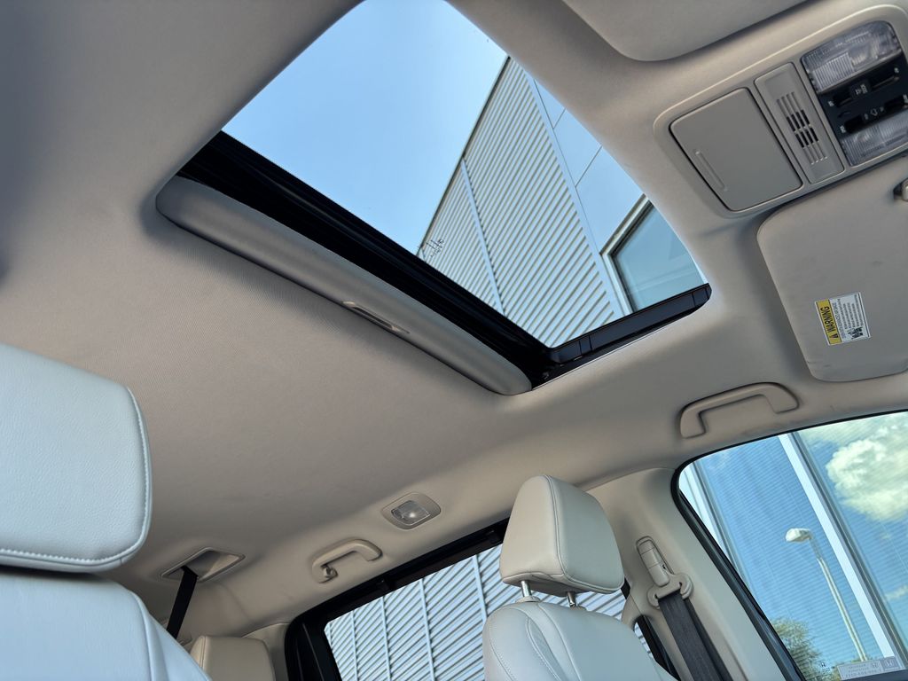 2025 Honda Odyssey EX-L - Photo 19