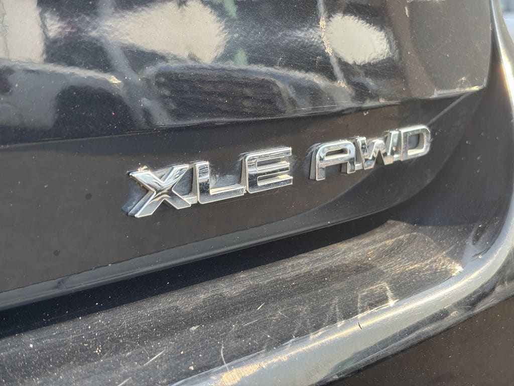 2021 Toyota Highlander XLE - Photo 12