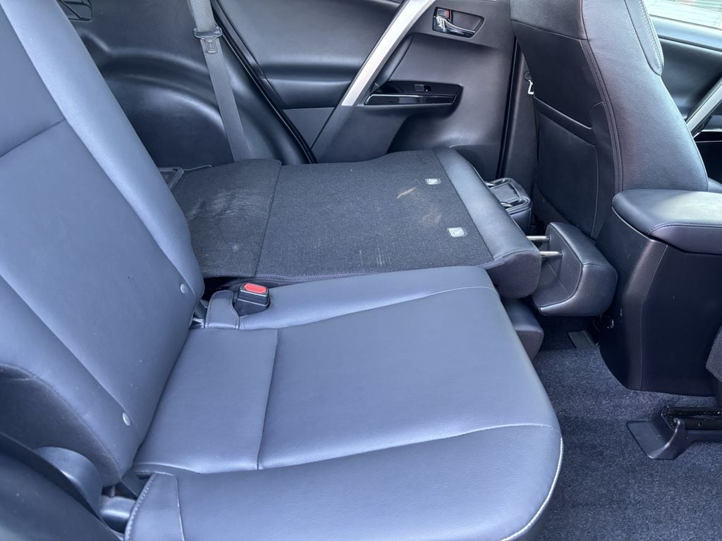 2018 Toyota RAV4 Limited - Photo 29