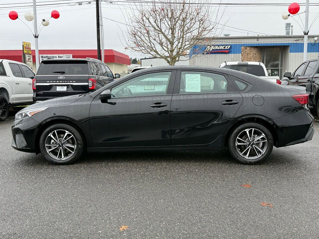 2024 Kia Forte LXS photo 4