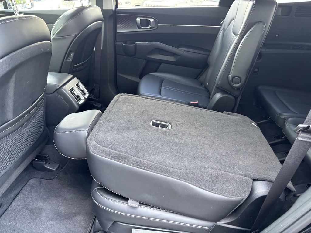 2025 Kia Sorento EX - Photo 24