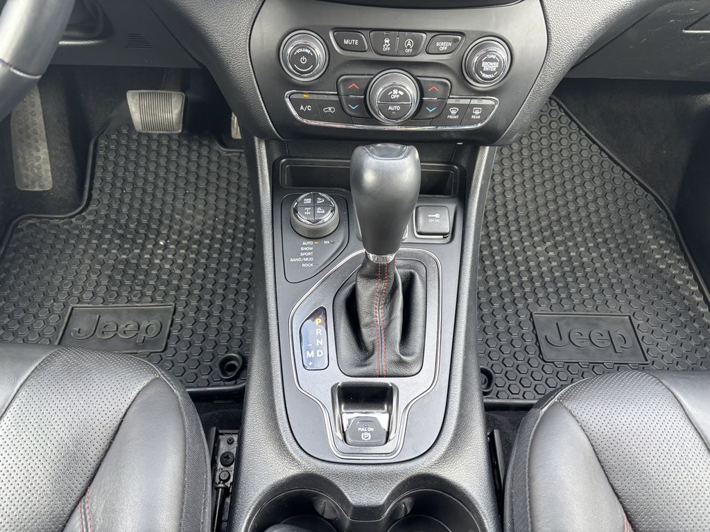 2021 Jeep Cherokee Trailhawk - Photo 20