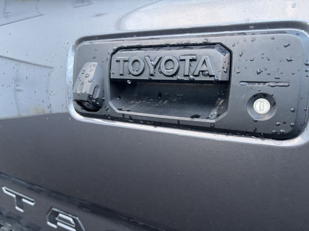 2022 Toyota Tacoma Limited - Photo 10