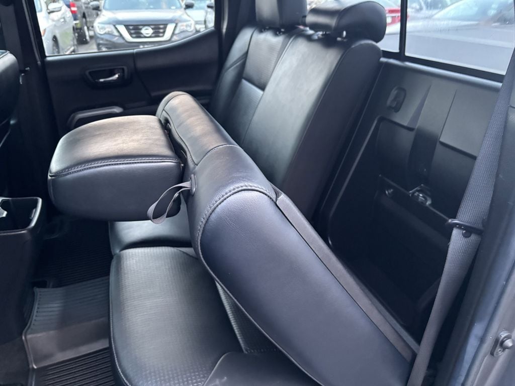 2022 Toyota Tacoma Limited - Photo 26