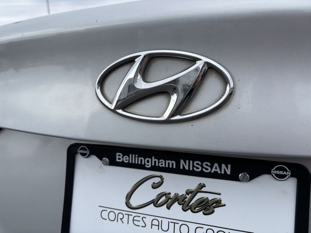 2011 Hyundai Elantra GLS - Photo 10