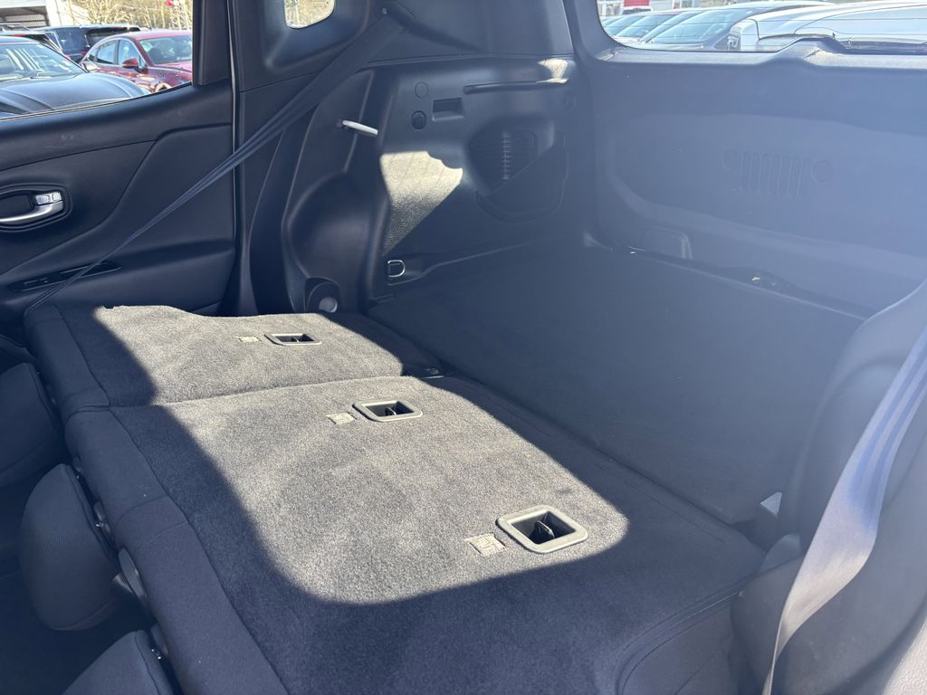 2023 Jeep Renegade Latitude - Photo 29