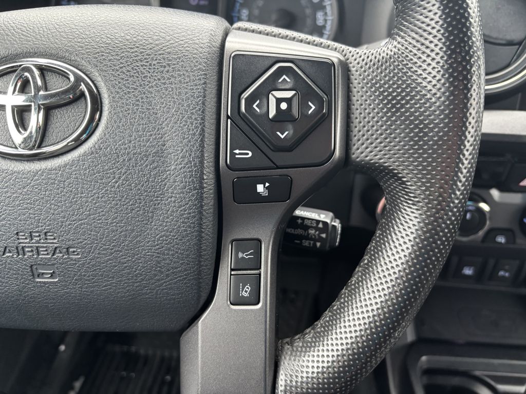 2018 Toyota Tacoma TRD Sport - Photo 17