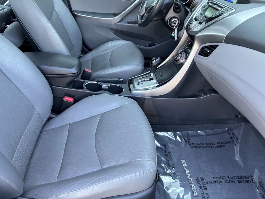 2013 Hyundai Elantra Limited - Photo 30