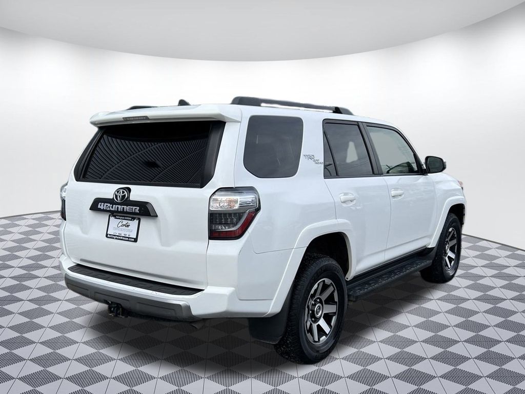 2022 Toyota 4Runner TRD Off-Road photo 3