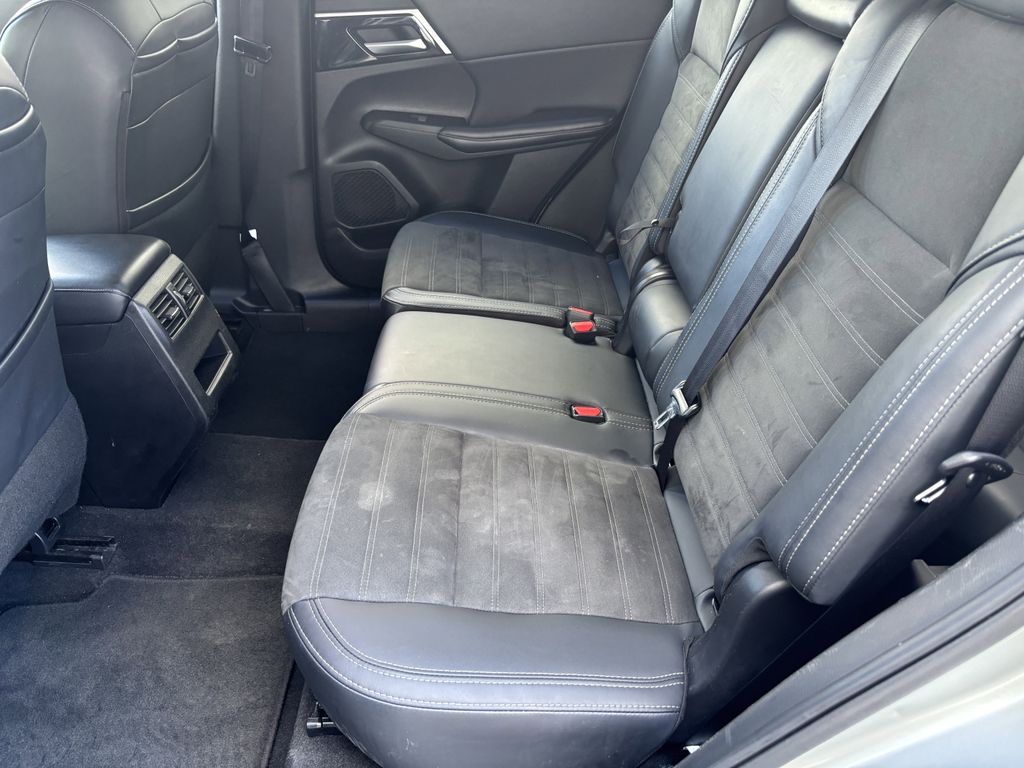 2024 Mitsubishi Outlander SE - Photo 24