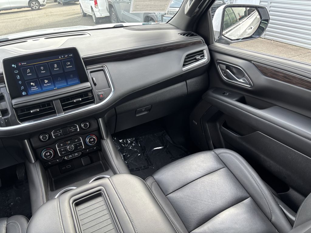 2024 Chevrolet Suburban LT - Photo 31