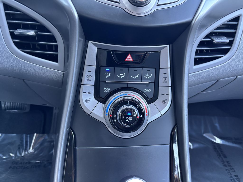 2013 Hyundai Elantra Limited - Photo 19