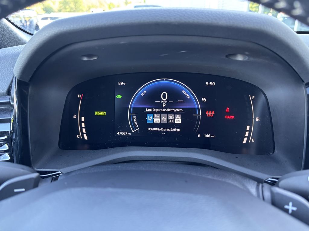 2025 Toyota Camry SE - Photo 18