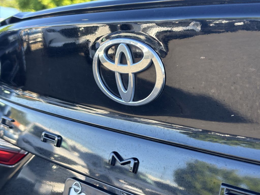 2025 Toyota Camry SE - Photo 10