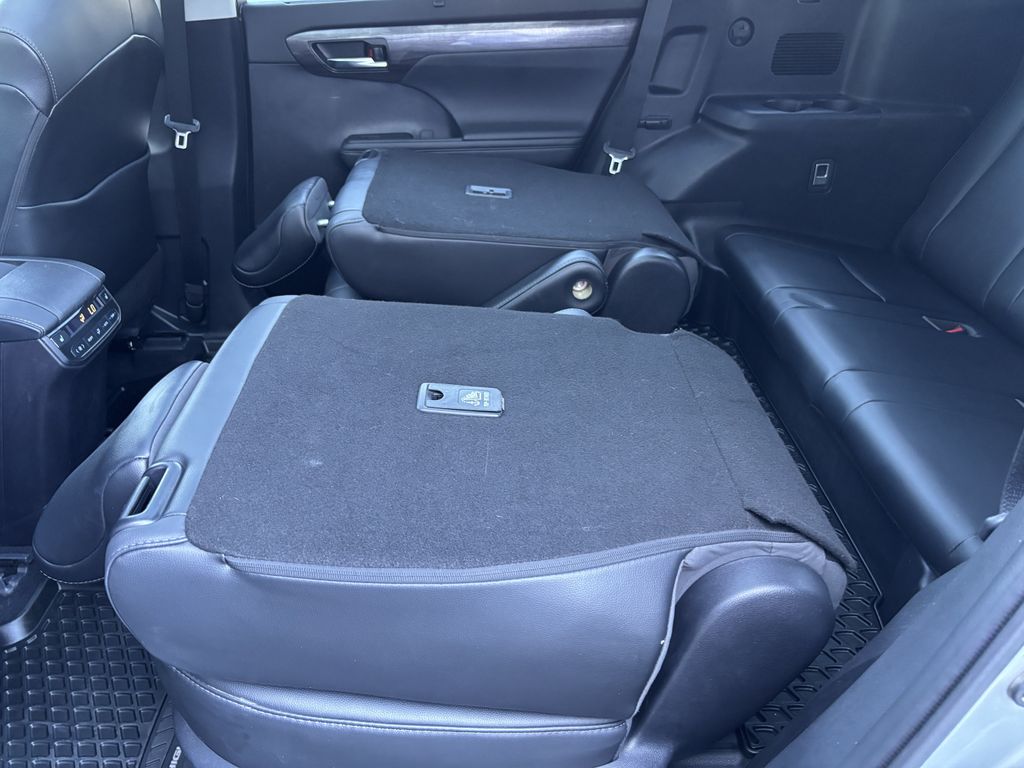 2021 Toyota Highlander Limited - Photo 22