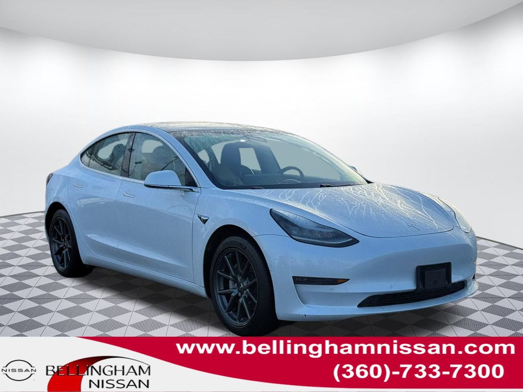 2019 Tesla Model 3 Mid Range's photo