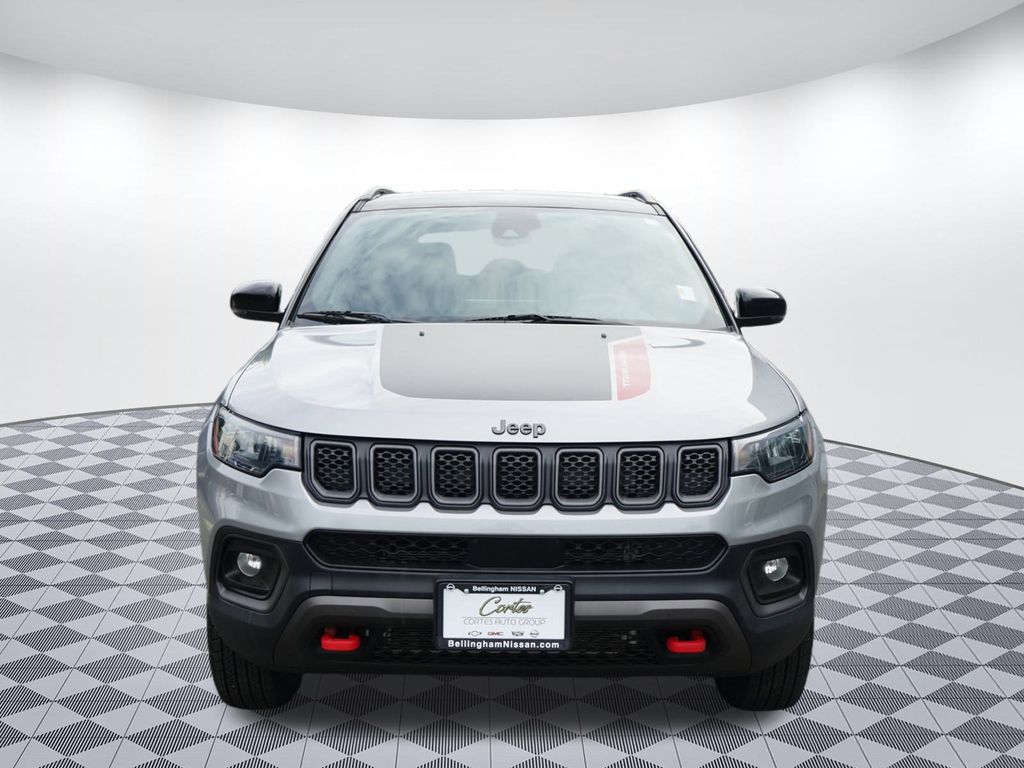 2023 Jeep Compass Trailhawk photo 2