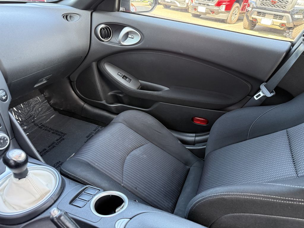 2016 Nissan 370Z Coupe Base - Photo 20