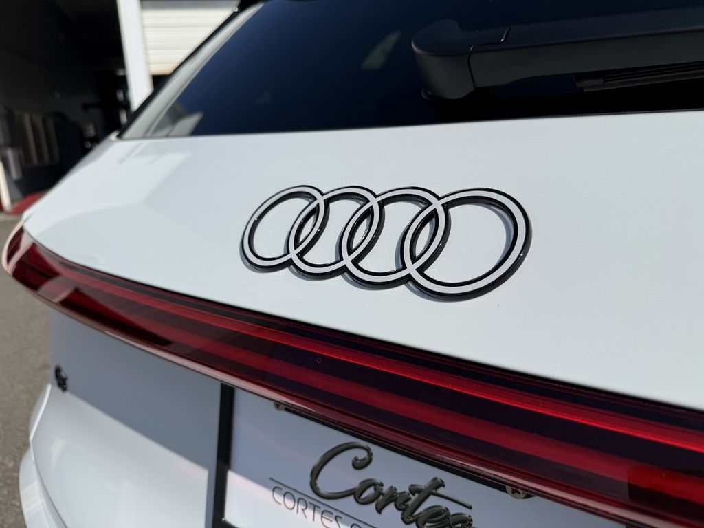2025 Audi Q5 Premium Plus - Photo 10
