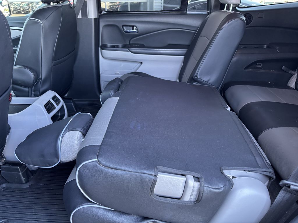 2021 Honda Pilot LX - Photo 25