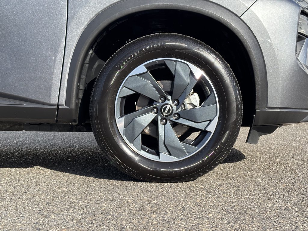 2025 Nissan Rogue SV - Photo 8