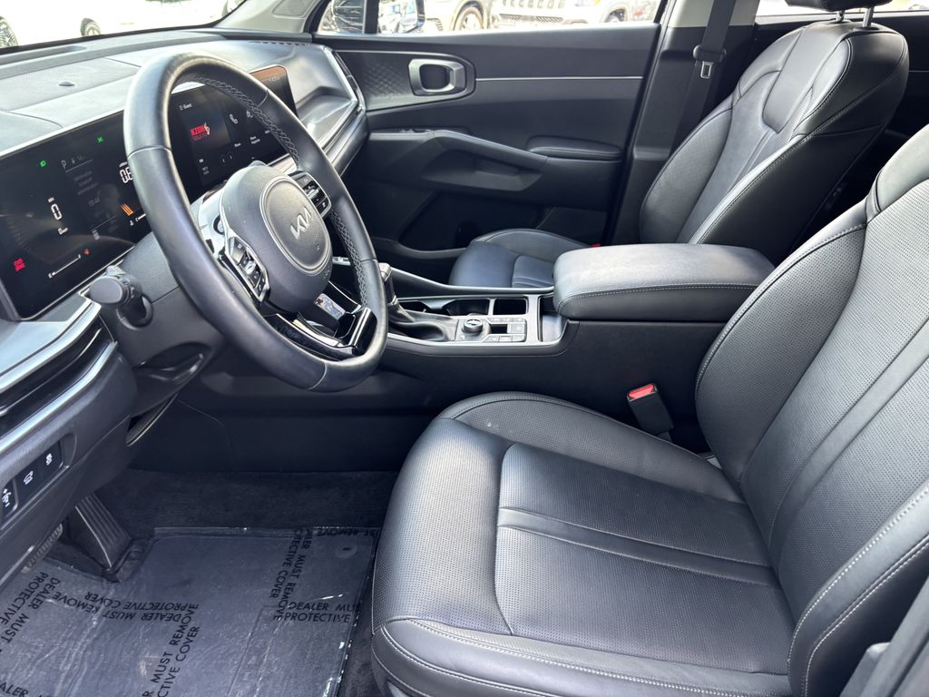 2025 Kia Sorento EX - Photo 13