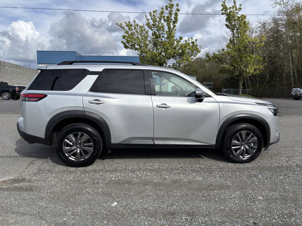 2025 Nissan Pathfinder SV - Photo 9
